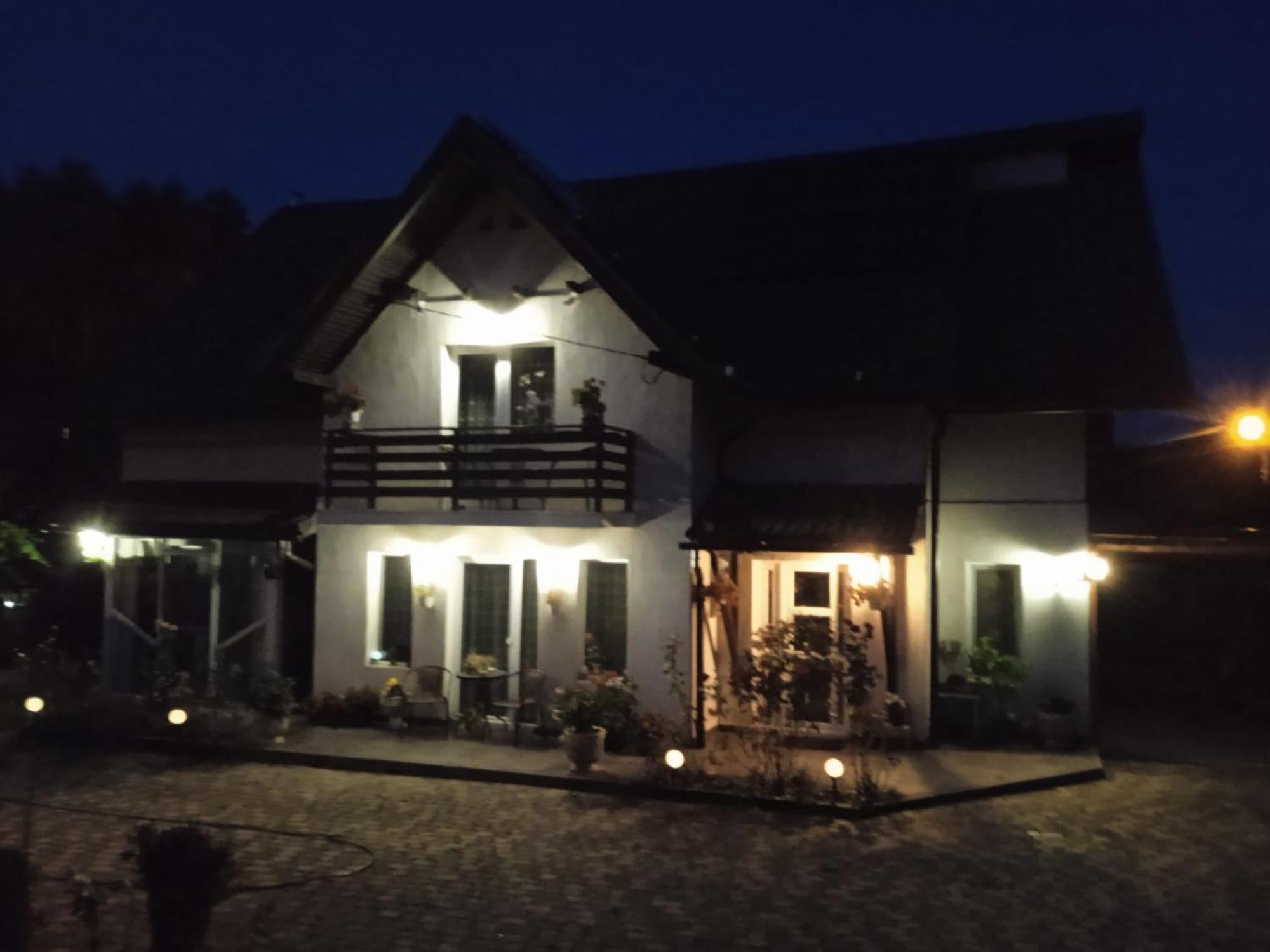 Edelweiss Ilinca Apartamento Zărneşti Exterior foto