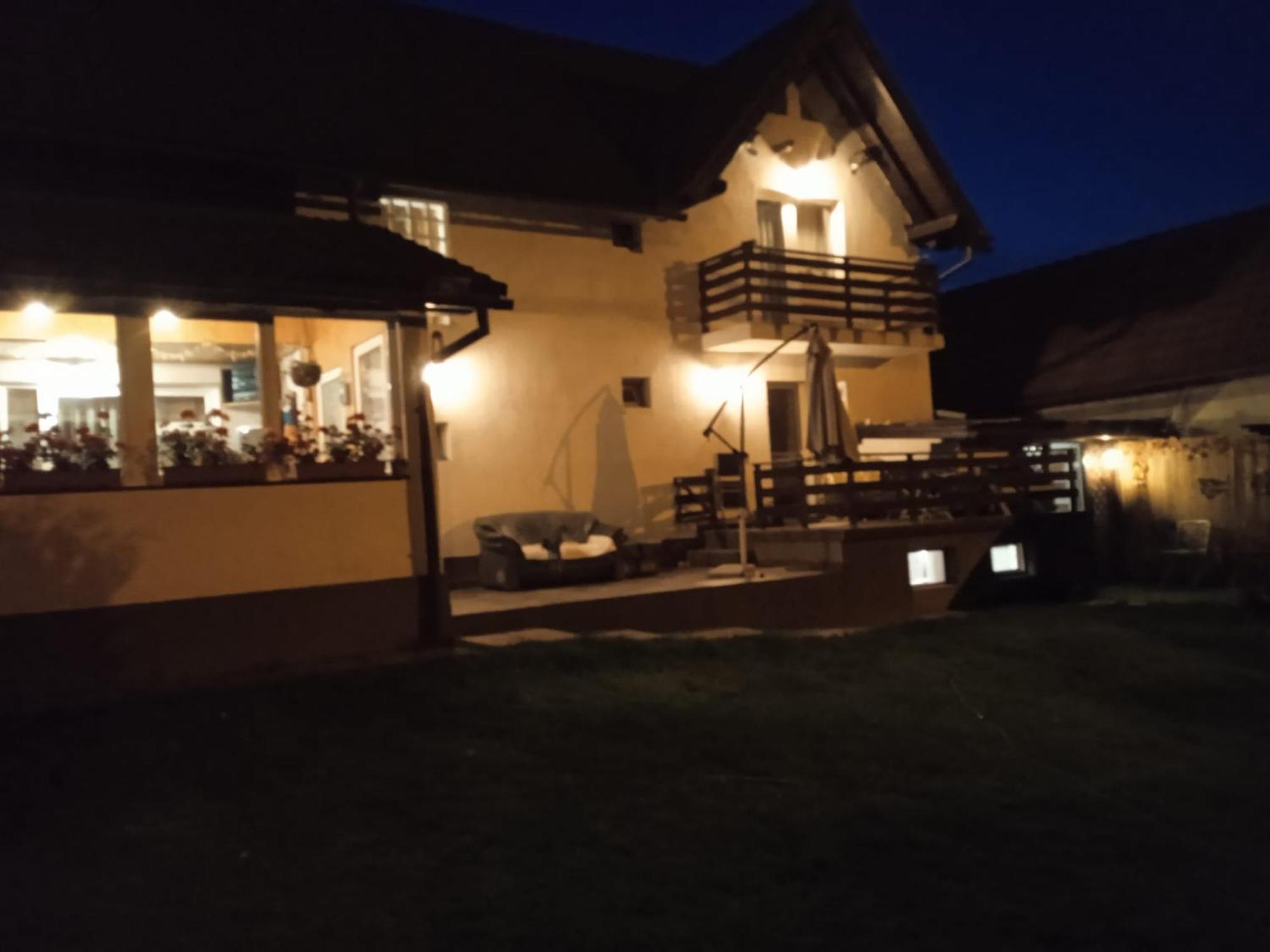 Edelweiss Ilinca Apartamento Zărneşti Exterior foto
